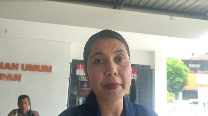 Ketua KPU Medan Mutia Atiqoh saat diwawancarai seusai rapat Pleno di Kantor KPU Medan Jalan Pengadilan, Minggu (22/9/2024). KPU Medan tetapkan tiga paslon di Pilkada Medan 2024 dan akan ambil nomor urut, di hotel Selcta, Senin (23/9/2024) besok pukul 19.00 WIB.