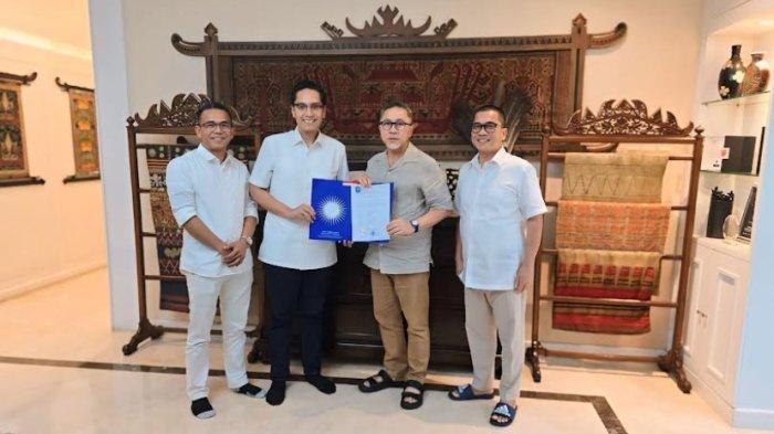 Ketua Umum PAN Zulkifli Hasan saat memberikan dukungan kepada pasangan calon walikota Medan Rico Waas dan Zakiyuddin Harahap.