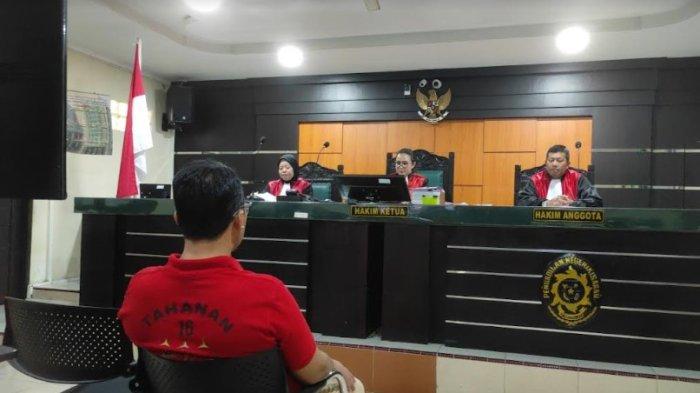 Ketua majelis hakim, Halida Rahardini meminta agar Palti Hutabarat menjadi srorang yang bijaksana dan lebih kuat di sidang pembacaan nota Pleidoi, Selasa (30/7/2024) di Ruang Cakra, PN Kisaran.