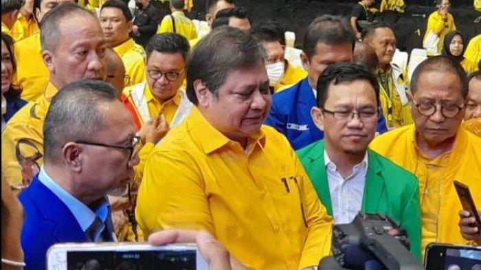 Anies Baswedan Tidak Diundang ke Acara HUT ke-58 Golkar: Para pimpinan partai dari Koalisi Indonesia Bersatu (KIB) yaitu Ketum Golkar Airlangga Hartarto, Ketum PAN Zulkifli Hasan dan Wakil Ketua Umum PPP Amir Uskara saat konsolidasi KIB, di JIExpo Kemayoran, Jakarta, Kamis (20/10/2022. (KOMPAS.com/NICHOLAS RYAN ADITYA)