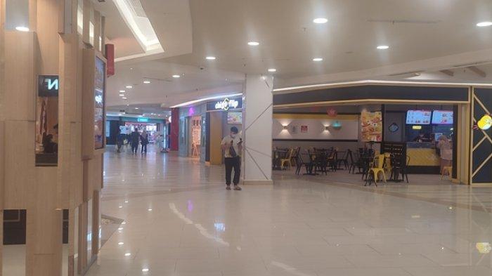 Kondisi Mal Centre Point usai di ultimatum Bobby Nasution Akan Dirobohkan membuat mal sepi pengunjung, Rabu (17/7/2024). Selain itu, tak ada satupun pihak tenant yang mulai mengosongkan barang.