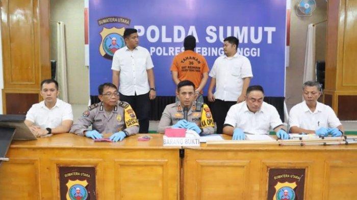 Konferensi pers penangkapan Jannes Kilondias, warga Tebingtinggi yang mengklaim diri sebagai nabi dan membubarkan Islam, Rabu (20/3/2024)