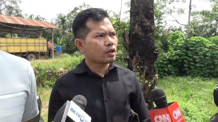 Kuasa hukum klinik kecantikan WSJ Beauty, Rikardo Siahaan saat diwawancarai di Kecamatan Sei Lepan, Kabupaten Langkat, Sumatera Utara, Jumat (2/8/2024). 