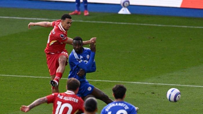 MENANG TIPIS - Liverpool berhasil menang tipis di markas Leicester City pada pekan ke-33 Liga Inggris 2024-2025. Tren Alexandre-Arnold menjadi pahlawan kemenangan Liverpol mencetak gol satu-satunya.