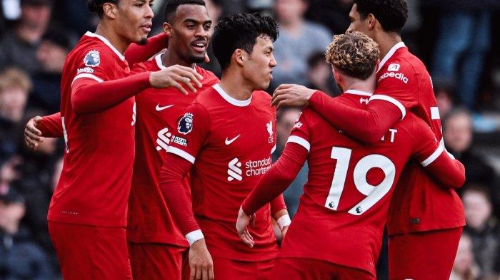 Diwarnai Craven Cottage yang diberondong 3 gol, Liverpool berhasil menyikat tuan rumah Fulham dengan skor 3-1 dalam lanjutan Liga Inggris 2023-2024.