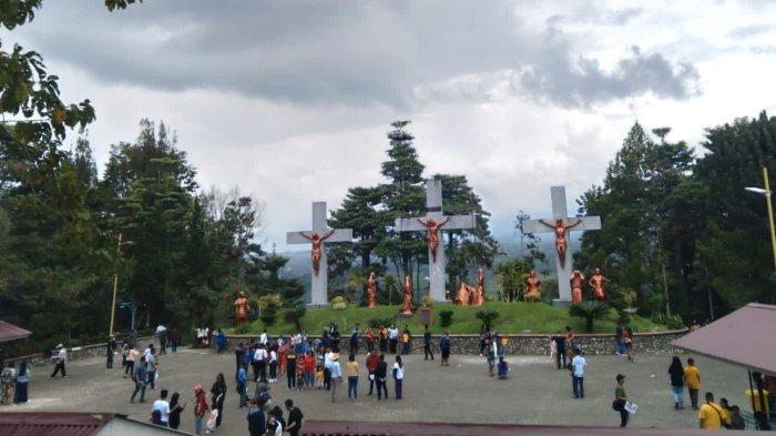 Lokasi wisata yang berada di kawasan Taman Wisata Iman (TWI) Sitinjo saat di penuhi wisatawan 