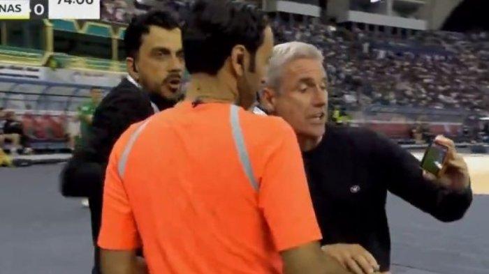 seharusnya gol dari Ronaldo juga dianggan sebagai gol yang sah. Saat pertandingan berjalan, Luis Castro bahkan sempat mempertontonkan tayangan ulang video gol Ronaldo yang dianulir.