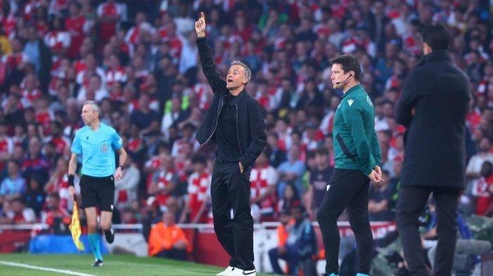 INSTRUKSI PELATIG PSG ENRIQUE - Pelatih asal Spanyol, Luis Enrique dalam pertandingan leg pertama semifinal Liga Champions 2024/2025 antara Arsenal vs Paris saint-Germain (PSG) di Stadion Emirates, Rabu (30/4/2025) - PSG menang 1-0