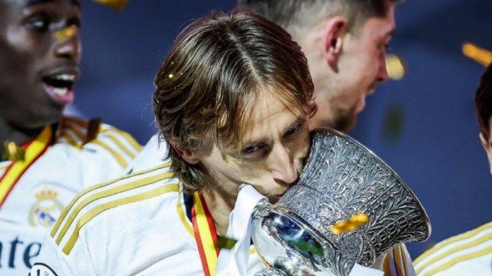 Luka Modric pemain tersukses Real Madrid, jadi pemain paling banyak raih trofi dengan Los Blancos