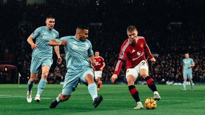 Aksi penyerang Manchester United, Rasmus Hojlund saat melawan Nottingham Forest pada pekan ke-15 Liga Inggris, Minggu (8/12/2024) dini hari WIB. (Twitter @ManUtd)