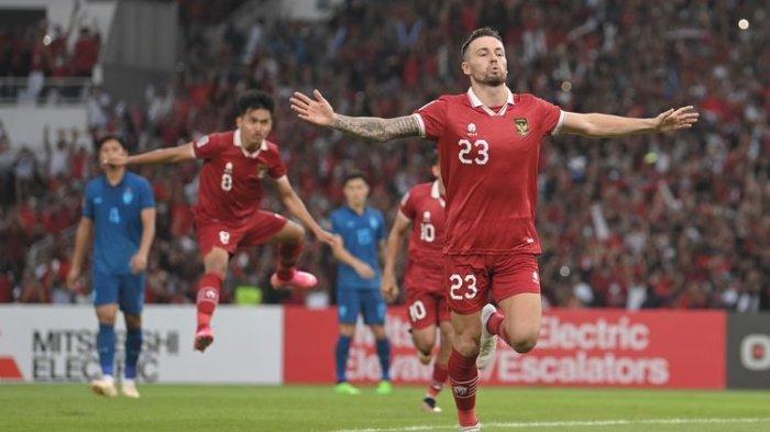 Pesepak bola Timnas Indonesia (Persib Bandung) Marc Anthony Klok  