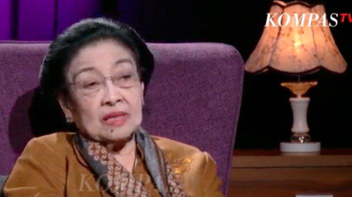Megawati Soekarnoputri larang menteri-menteri dari partainya mundur dari kabinet Jokowi. Hal itu menjawab pertanyaan Rosianna Silalahi selaku host ROSI, Kamis (8/2/2024). (Kompas TV)