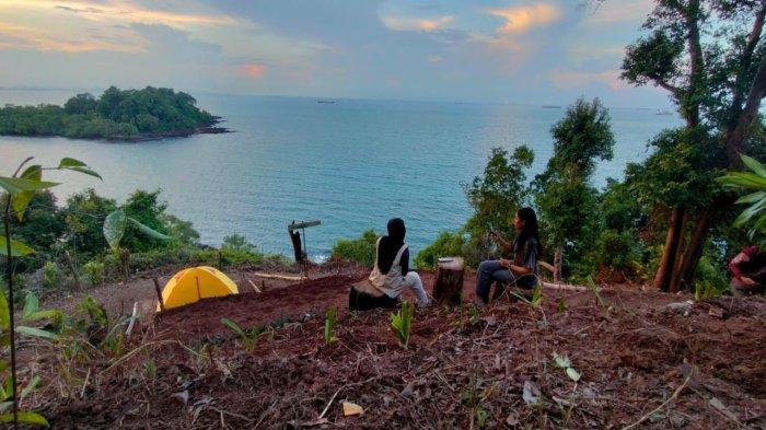 Melihat Sunset dari atas bukit tangga 1000