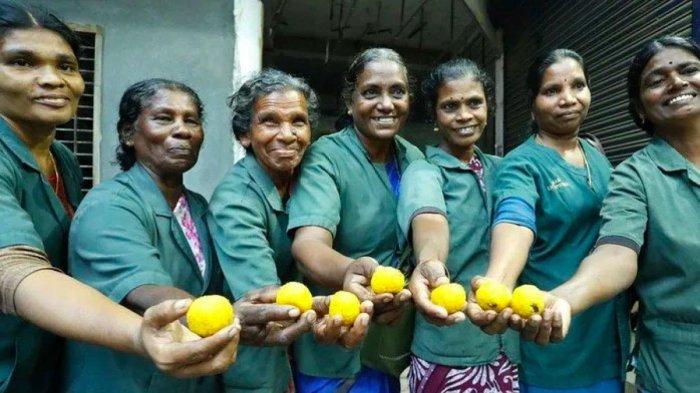 Menangkan Lotre Rp17 M, Nasib 11 Wanita Pemulung Ini Berubah Drastis, Biasa Cuma Bawa Uang Rp43 Rb
