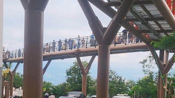 Menara Pandang Tele menjadi destinasi wisata baru di Kabupaten Samosir. Lokasi ini telah dikunjungi belasan ribu pengunjung sejak dibuka pada tanggal 24 Desember 2024.