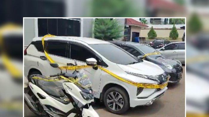 Barang Bukti Mobil dan Motor di Kasus Perampokan dan Pembunuhan di Cimayang, 4 Tersangka Ditangkap Polisi. (Istimewa)