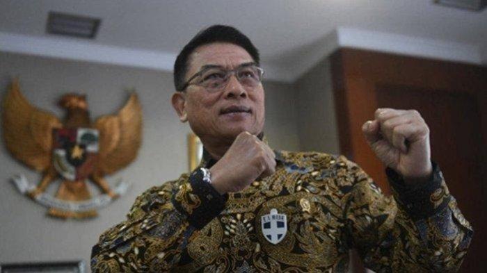 Mantan Panglima TNI sekaligus Kepala Staf Kepresidenan, Moeldoko yang kalah dalam perebutan kekuasaan Partai Demokrat.