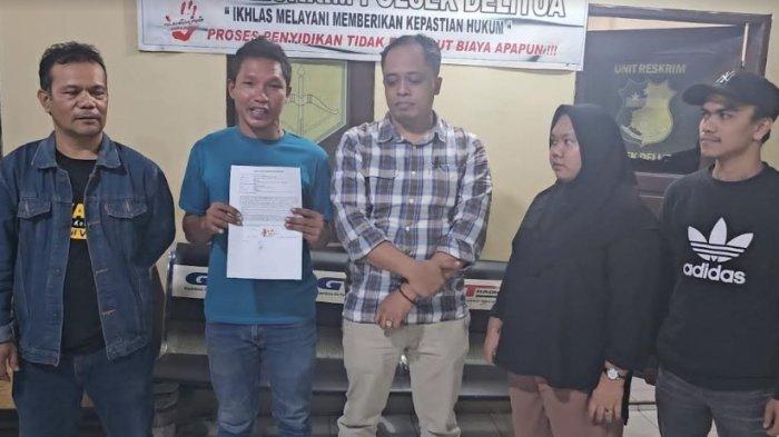 Momen kesepakatan damai antara pengendara mobil dengan juru parkir bernama Sinto Sihotang yang sempat berseteru di Komplek J City, Jalan Karya Wisata, Medan Johor berakhir damai. Mobil korban sempat dipukul pakai kursi karena perseteruan parkir, Jumat (2/2/2024).