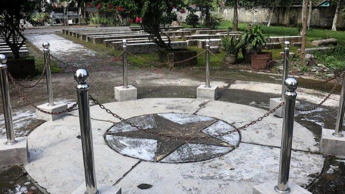 Monumen Bintang di Gereja St Yohanes Paulus II Namo Pecawir ini menjadi saksi bisu tradisi Paus Yohanes Paulus II cium tanah saat tiba di Lapangan Tuntungan Medan untuk memimpin perayaan Ekaristi pada 13 Oktober 1989.
