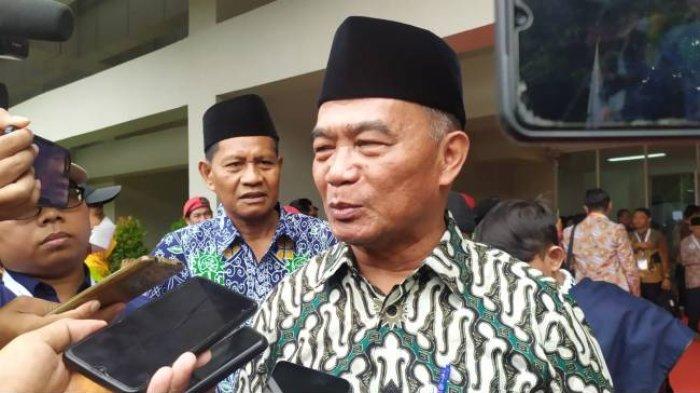 Muhadjir Effendy resmi jabat Plt Menpora setelah Zainudin Amali mengundurkan diri. Menko PMK ini memberikan penjelasan soal jabatan baru ini. 