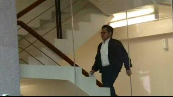 Ketua Umum Partai Kebangkitan Bangsa (PKB) Muhaimin Iskandar atau Cak Imin akhirnya memenuhi panggilan untuk menjalani pemeriksaan di Komisi Pemberantasan Korupsi (KPK), Kamis (7/9/2023) sore. (Kompas TV)