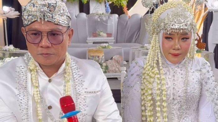 Andika Kangen Band menikah lagi dengan wanita bernama Ayu Kartika Agustina yang merupakan seorang dokter, Rabu (31/1/2024).