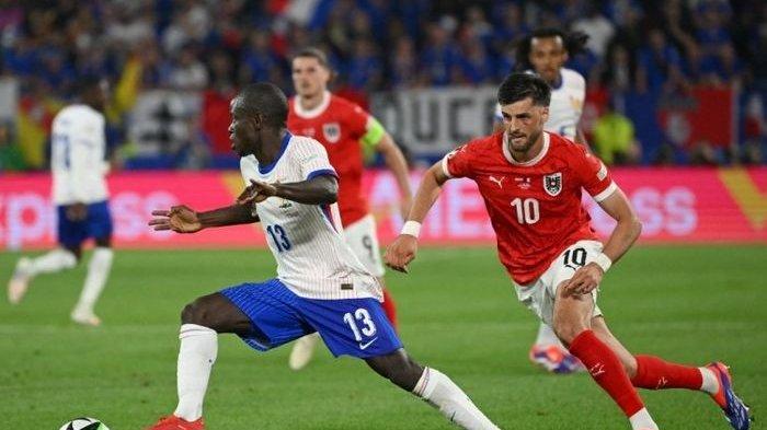 N'Golo Kante beraksi dalam laga Prancis vs Austria pada laga pembuka fase grup EURO 2024
