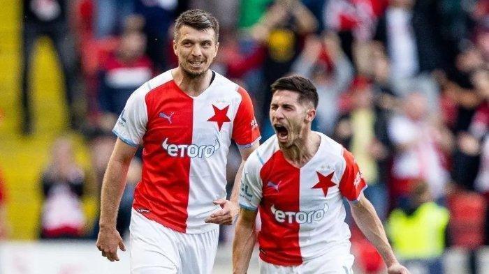 Ondrej Kudela saat bermain untuk SK Slavia Prague (kiri) pada unggahan Instagram @slaviapraha. Rumor Persija Jakarta mendatangkan pemain asal Republik Ceko, Ondrej Kudela menguat.