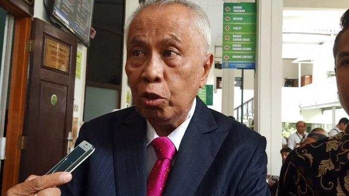 Otto Cornelis Kaligis atau OC Kaligis jadi pengacara Lukas Enembe yang telah ditetapkan sebagai tersangka korupsi APBD Papua 2021. 