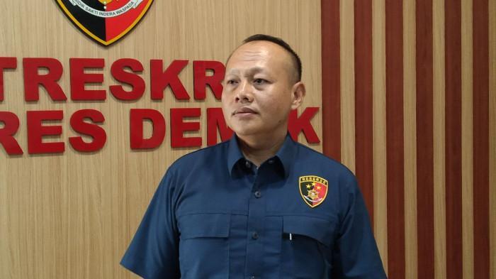 PENYEBAB Erik Paksa Anak Perempuannya Minum Air WC, Kerap Pukul Korban Saat Cekcok dengan Istri