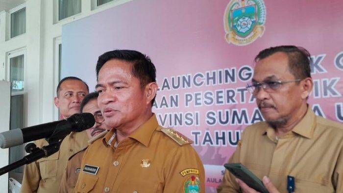 Penjabat (Pj) Gubernur Sumatera Utara, Hassanudin saat diwawancarai di Medan, Rabu (14/5/2024). Hassanudin meminta pihak kepolisian dalam hal ini Polres Tapanuli Utara (Taput) melakukan pengusutan terhadap video dan foto diduga mesum viral di media sosial, seorang laki-laki wajahnya mirip dengan Sekretaris Daerah (Sekda) Taput, berinisial IS bersama seorang wanita.