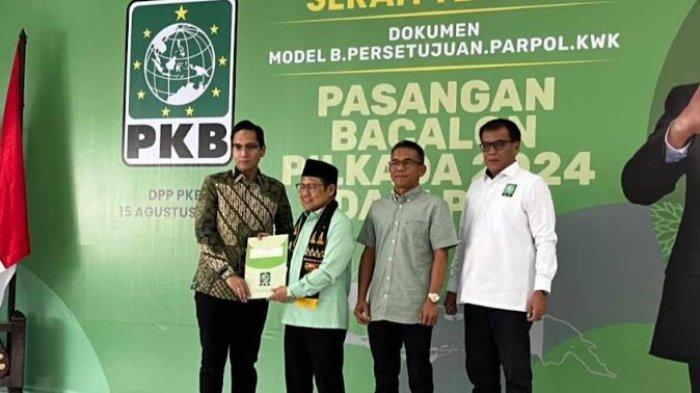 Partai Kebangkitan Bangsa (PKB) resmi mendukung pasangan calon wali kota Medan Rico Waas dan Zakiyuddin Harahap.
Penyerahan rekomendasi calon walikota Medan kepada Rico dan Zaki oleh PKB diberikan langsung oleh ketua umum PKB, Muhaimin Iskandar di Jakarta, Kamis (15/8/2024).