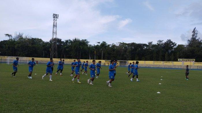 emain PSDS Deliserdang saat tengah menjalani latihan di Stadion Baharoeddin Siregar, Lubukpakam beberapa waktu lalu.