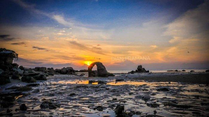 Cahaya sunset di Pulau Setumu, Tanjungpinang, Kepulauan Riau