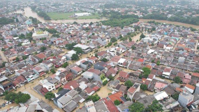 BAJIR BEKASI: Pantauan udara kondisi banjir di Kota Bekasi, Jawa Barat, Selasa (4/3). (Pusat Data Informasi dan Komunikasi Kebencanaan BNPB via Kompas.com).