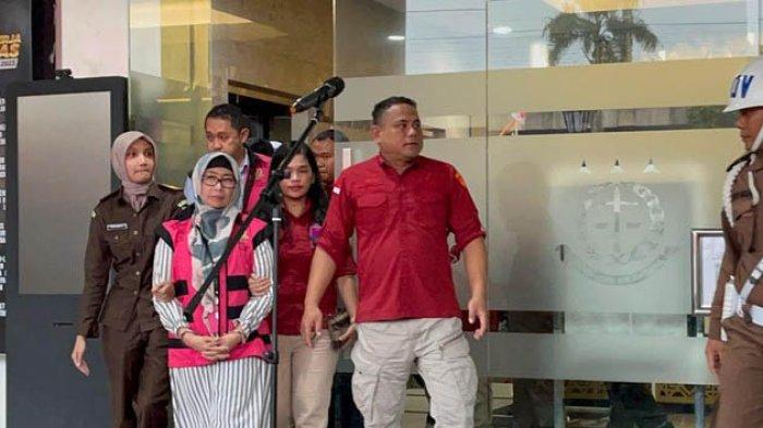 Para tersangka korupsi emas PT Antam