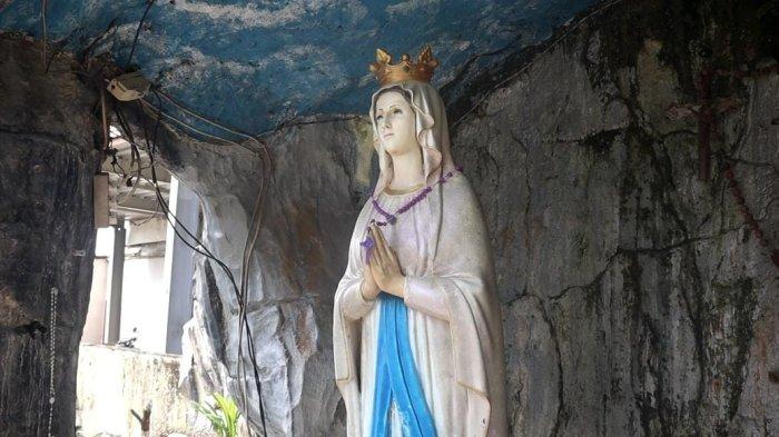 Patung Bunda Maria yang diberkati oleh Paus Yohanes Paulus II saat kunjungan di Lapangan Tuntungan, Medan, Sumut, 13 Oktober 1989. Setelah Paroki Paus Yohanes Paulus II Namo Pecawir melakukan pembangunan, Goa Maria kini menjadi tujuan para peziarah.