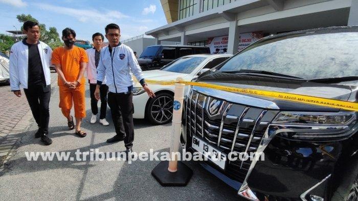 Polda Riau berhasil mengungkap bisnis judi online yang beromzet miliaran rupiah.