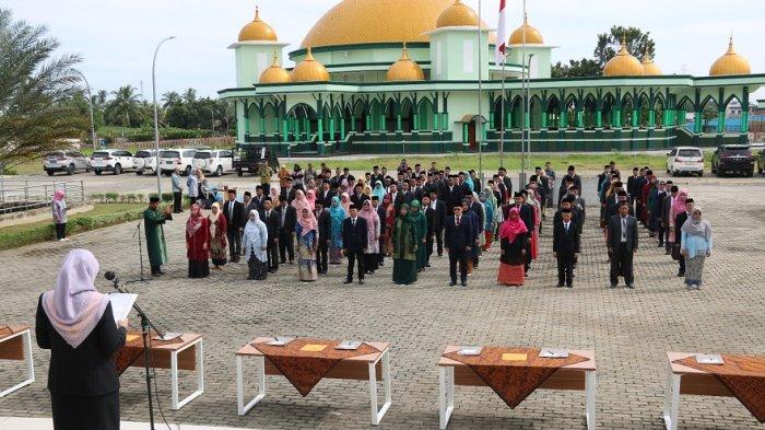 Pelantikan 126 pejabat UINSU, di halaman Biro Rektor di depan Masjid Musannif UIN Sumatera Utara kampus Tuntungan.