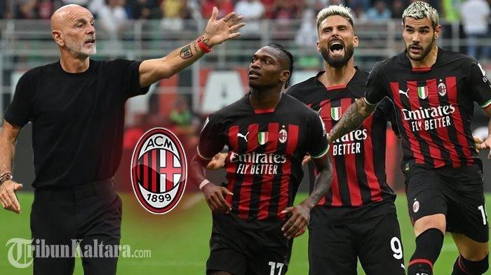 Pelatih AC Milan Stefano Pioli (kiri)
