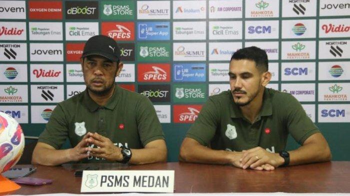 Pelatih PSMS Medan, Nil Maizar (kiri) dan Juninho Cabral (kanan) ketika temu pers di Stadion Baharoeddin Siregar, Lubukpakam, Deliserdang, Jumat (8/11/2024). PSMS Medan target poin penuh menghadapi PSKC Cimahi.