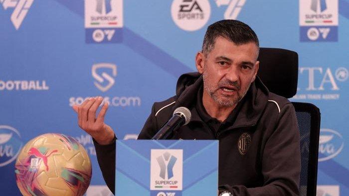 Pelatih baru AC Milan, Sergio Conceicao, dalam jumpa pers jelang duel kontra Juventus pada Piala Super Italia 2024 di Al Awwal Park, Riyadh (2/1/2025).