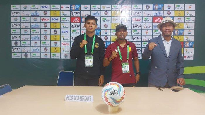 Pelatih PSDS, Susanto dan pemainnya Ilham Wibowo Yusuf ketika menggelar jumpa pers di Stadion Baharoddin Siregar Sabtu, (16/9/2023)..