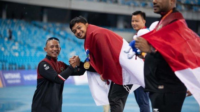 Pelempar lembing asal Sumut, Abdul Hafiz tempati podium utama usai berhasil meraih medali emas Sea Games Kamboja 2023. Ia mencatatkan lemparan sejauh 69,60 meter, di Morodok Techo National Stadium, Phnom Penh, Senin (8/5/2023).