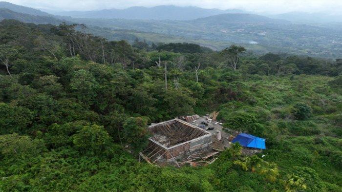 Pembangunan Sarana Air Bersih (PSAB) Sapo Pulo atau Sistem Penyediaan Air Minum (SPAM) Sapo Pulo di Desa Mungkur, Kecamatan Siempat Rube, Kabupaten Pakpak Bharat, Provinsi Sumatera Utara, hampir rampung dikerjakan, Rabu (13/9/2023). (Diskominfo Pakpak Bharat)