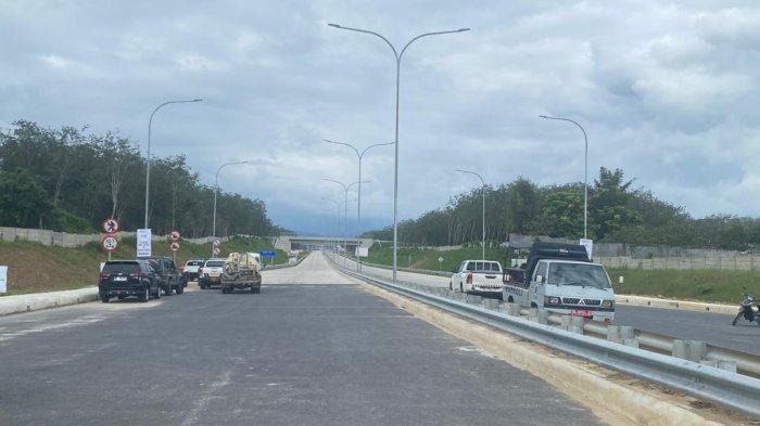 Pembukaan Pintu Tol Sinaksak saat momen Natal 25 Desember 2023 dan Tahun Baru 2024 yang lalu. Tol ini akan mempersingkat lalu lintas dari dan menuju Kota Medan serta kawasan wisata Danau Toba
