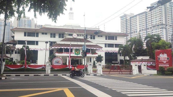 Bendera merah putih yang telah terpasang di Kantor Wali Kota Medan Jalan Kapten Maulana Lubis. Anisa