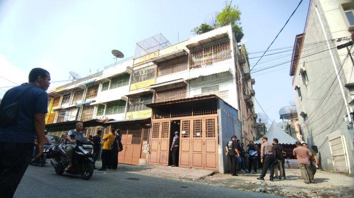 Penampakan rumah toko (Ruko) nomor 136 V yang dijadikan laboratorium sekaligus mini pabrik ekstasi di Jalan Kapten Jumhana, Kelurahan Sukaramai II, Kecamatan Medan Area, Kota Medan.