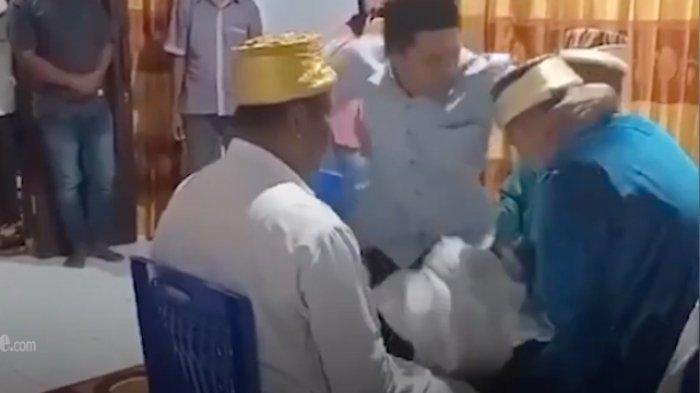 Pengantin pria dipukul wali nikah usai ijab kabul di Kelurahan Dufa Dufa, Kecamatan Ternate Utara, Kota Ternate, Maluku Utara, Jumat (14/6/2024) malam.