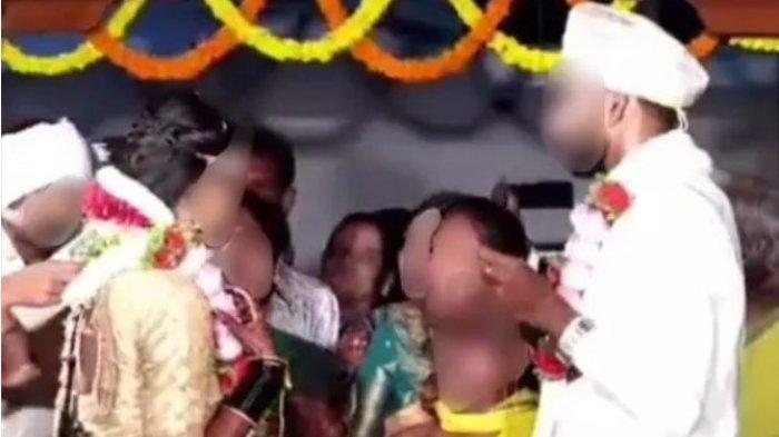 Pengantin wanita di India batalkan pernikahan lima menit sebelum akad nikah dimulai. Ia mengaku jatuh cinta dengan pria lain dan tidak bisa melanjutkan pernikahan.
